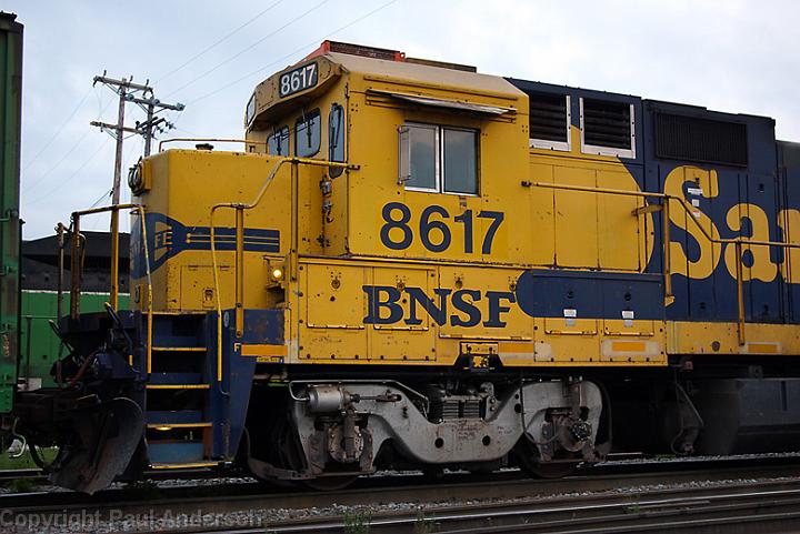 BNSF 8617 Dash 8-40B.jpg